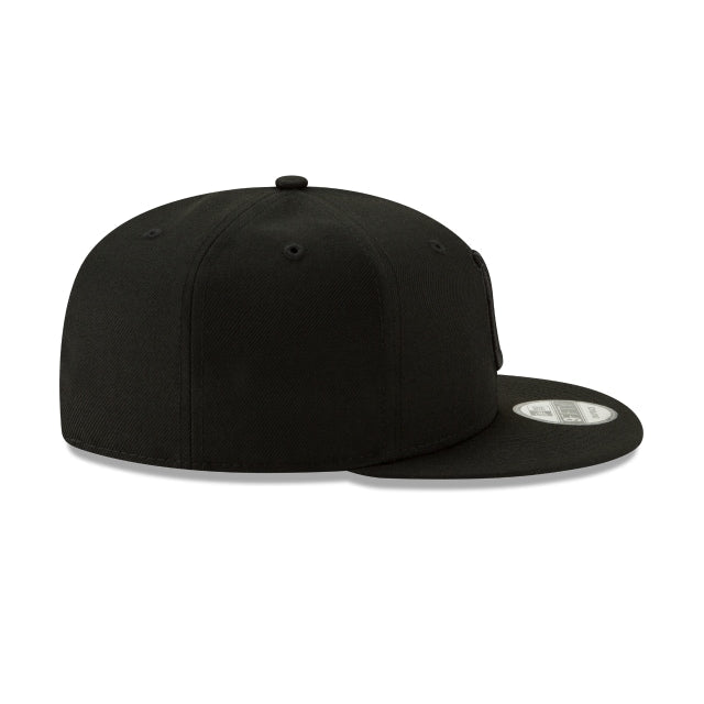 Indianapolis Colts Basic Black On Black 9FIFTY Snapback Hat